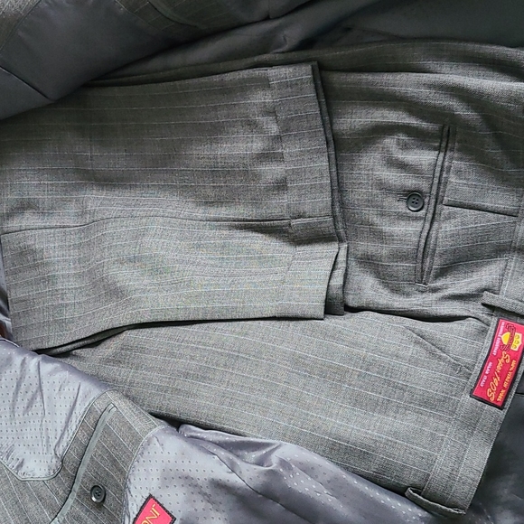 Mens suits - Picture 2 of 4